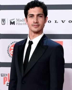 Chino Darín Instagram - La previa y el durante de los @premios_platino 💅🏼
Fuimos en representación de un equipazo enorme por El Reino. Felicitaciones a los compañeros por los premios! 🙌🏽
Gracias @etiquetanegra por acompañarme ♥️