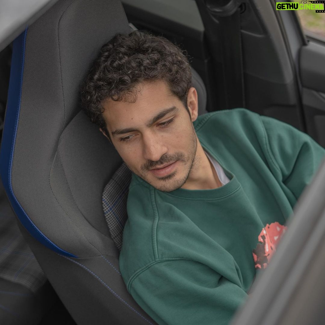 Chino Darín Instagram - Últimas vueltas en el #VWGolfGTE 💔 Pero vienen cambios cambios potentes! ⚡️ Vos a que @vw_es te subirías?