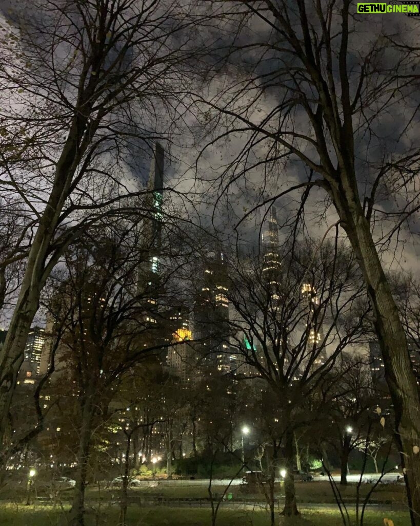 Chino Darín Instagram - Nightcrawleando por Nuyor Central Park