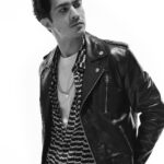 Chino Darín Instagram - Se viene el día del papi en Argentina. Ya tenés regalo? @bowenlondonuk #FW21