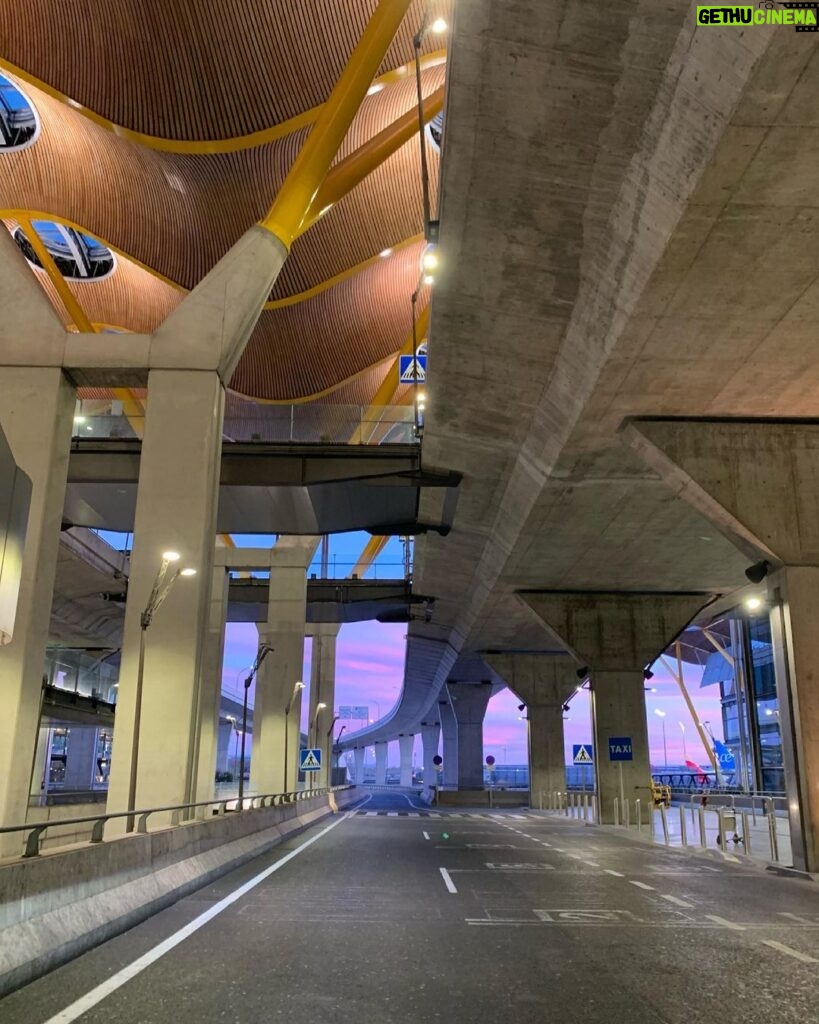 Chino Darín Instagram - Barajas y das de nuevo Aeropuerto T4 Madrid Barajas