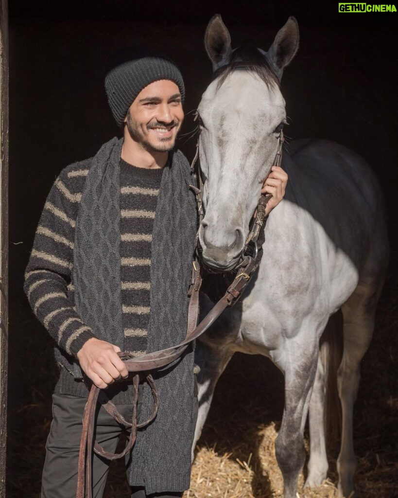 Chino Darín Instagram - El tipo al que le gustaban los caballos. #TBT 2019 revista Convivimos 📷 @nicoperezphotography y @patoperezphoto Hipódromo de Palermo