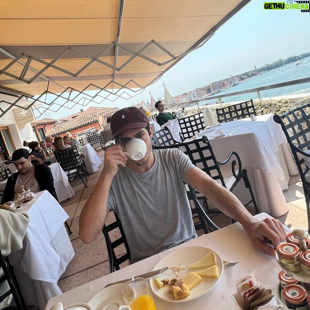 Chino Darín Instagram - TBT Venecia 2022 ♥️ Italia, Venezia