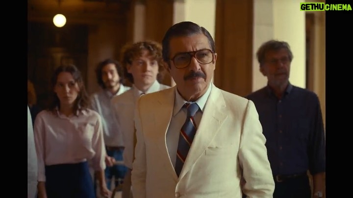 Chino Darín Instagram - “Argentina, 1985” de @sanmitre entró en la Sección Oficial del Festival de Venecia! 🥳 Les dejo el teaser de la película que se estrena en cines el 29 de Septiembre. @labiennale @primevideolat @launiondelosrios @kenyafilms @infinityhill_