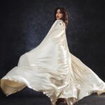Chitrangada Singh Instagram - Gold rush ✨✨💖 . . For the event MHU @kajol_mulani Outfit : @neeturohra_india jewellry : @karishma.joolry Styling :@eshaamiin1 Images: @rushankaf