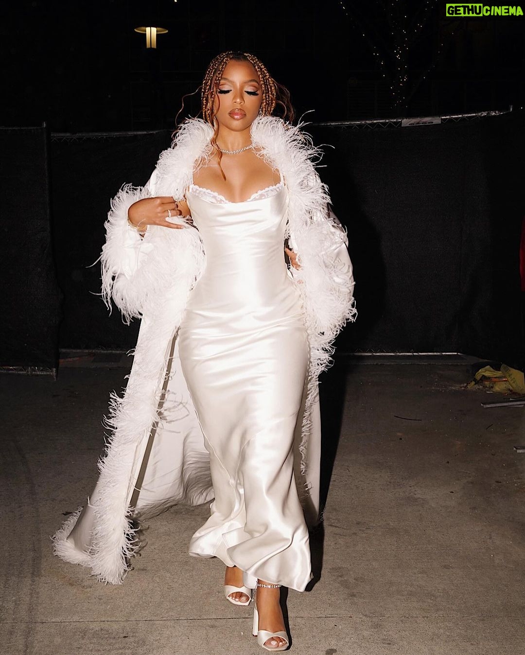 Chloe Bailey Instagram - rich auntie vibes 💍