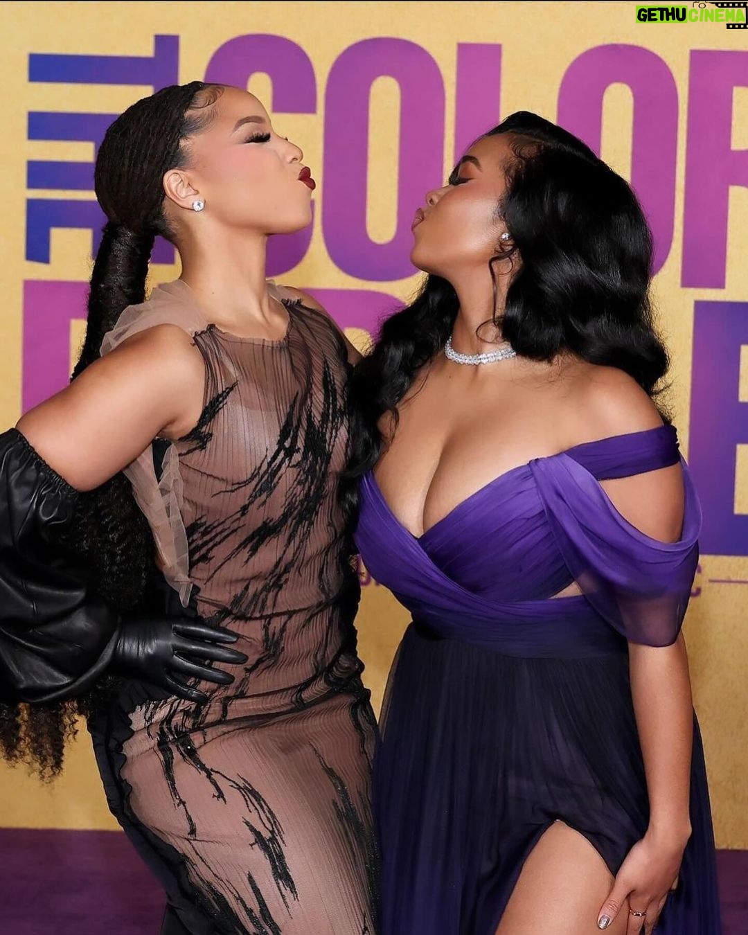 Chloe Bailey Instagram - color purple premiere 💜 i’m such a proud big sis!! i love you halle, you killed it ✨✨