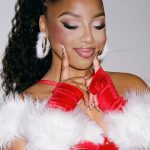 Chloe Bailey Instagram - Santa baby 💋