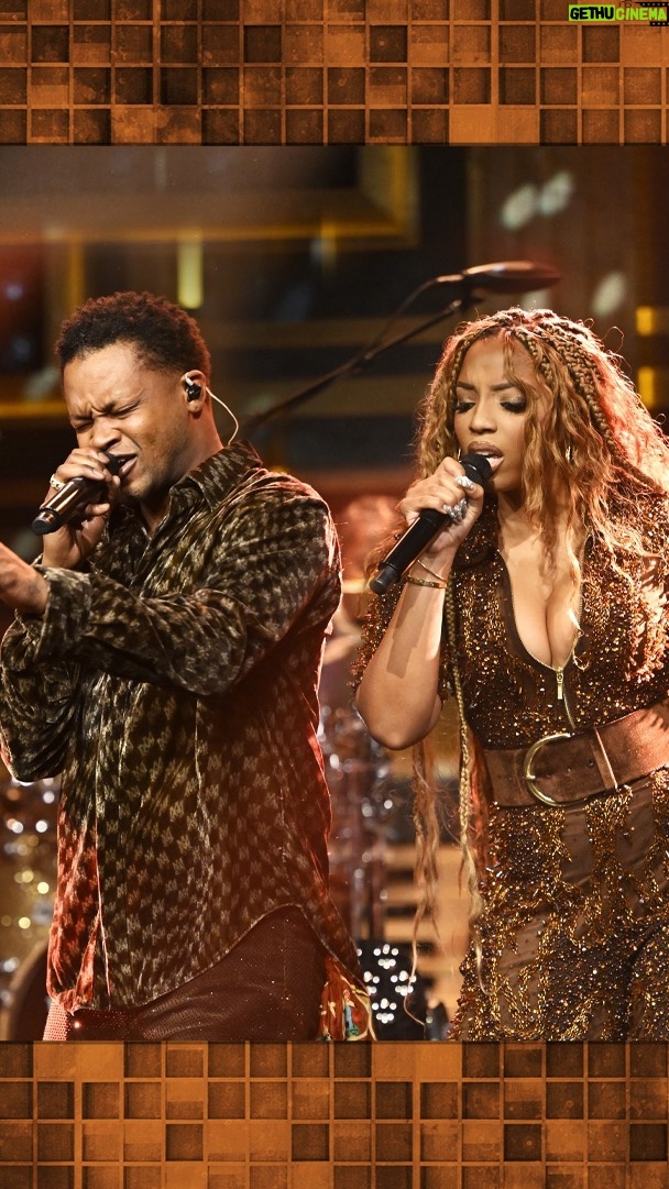 Chloe Bailey Instagram - @bjthechicagokid ft. @chloebailey performs “Honey”! 🍯 #FallonTonight The Tonight Show Starring Jimmy Fallon