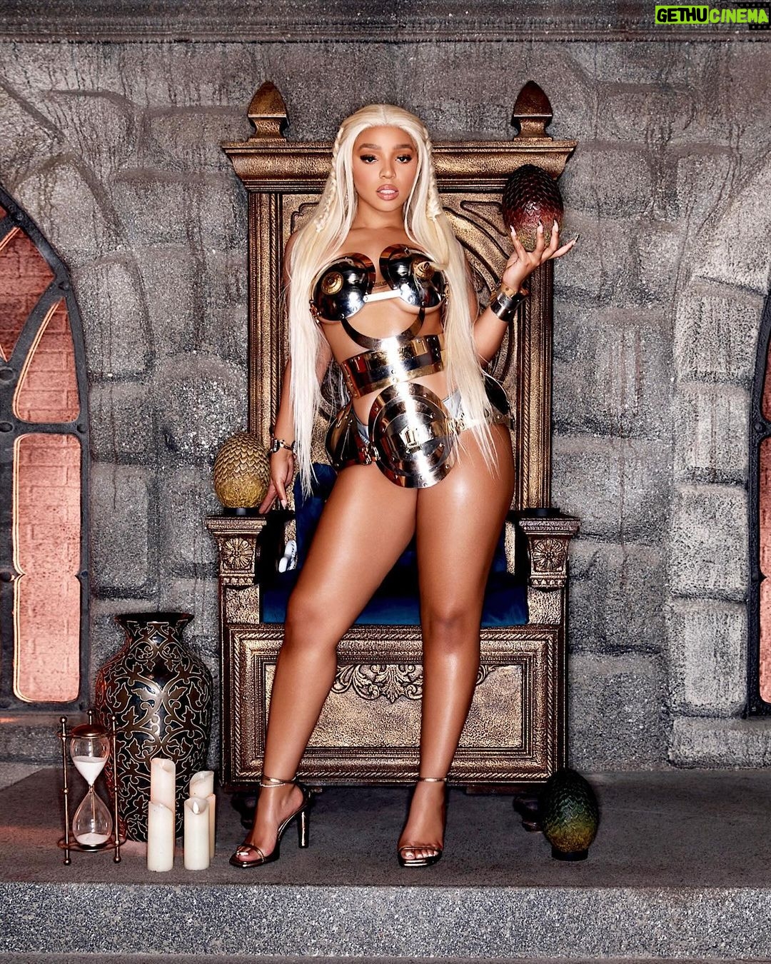 Chloe Bailey Instagram - I am Khaleesi, the Mother of Dragons 🐉 #gameofthrones