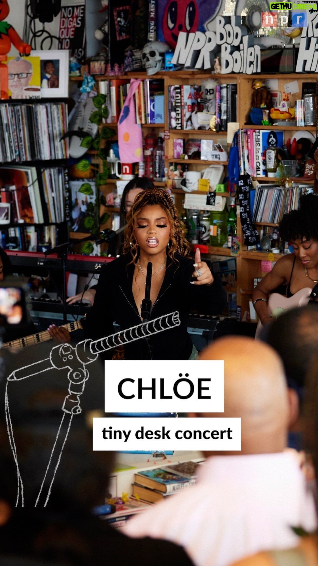 Chloe Bailey Instagram - #tinydesk • @chloebailey filled the entire room with a stunning vocal performance, her positive spirit and light ✨ 🔗 Tap the link in our bio to watch Chlöe’s Tiny Desk concert!