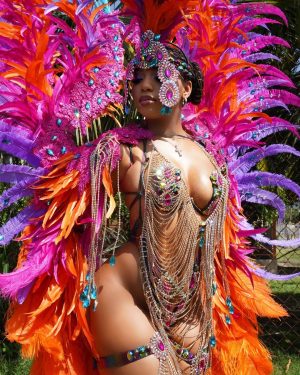 Chloe Bailey Instagram - baby’s first carnival with @legendscarnival !!! had the best time of my entire life 😍😍🥰