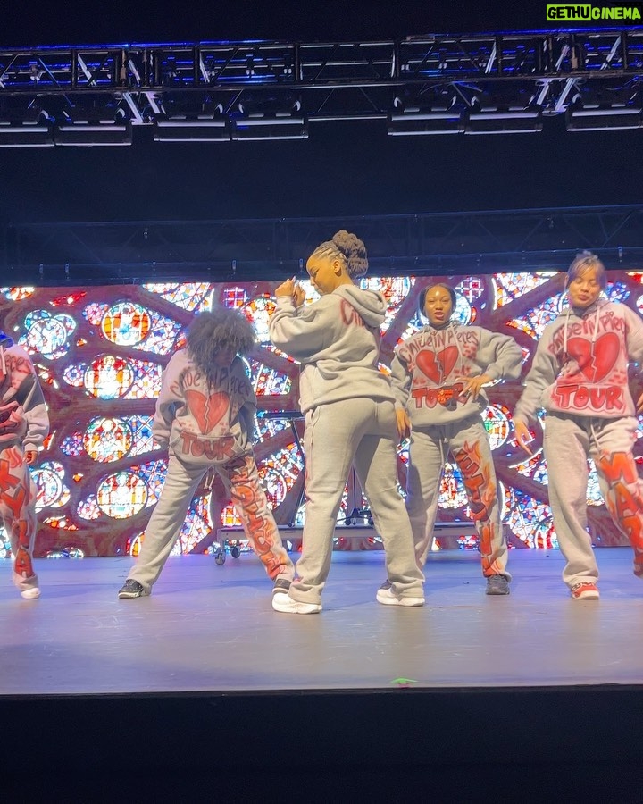 Chloe Bailey Instagram - 4 + 4 = 8 THAT MFN TOUR UP 🔥🔥🔥🔥