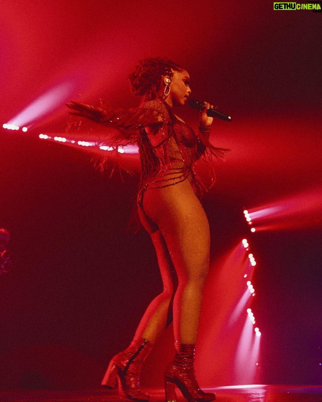Chloe Bailey Instagram - lady in red 🌹 Terminal 5 NYC