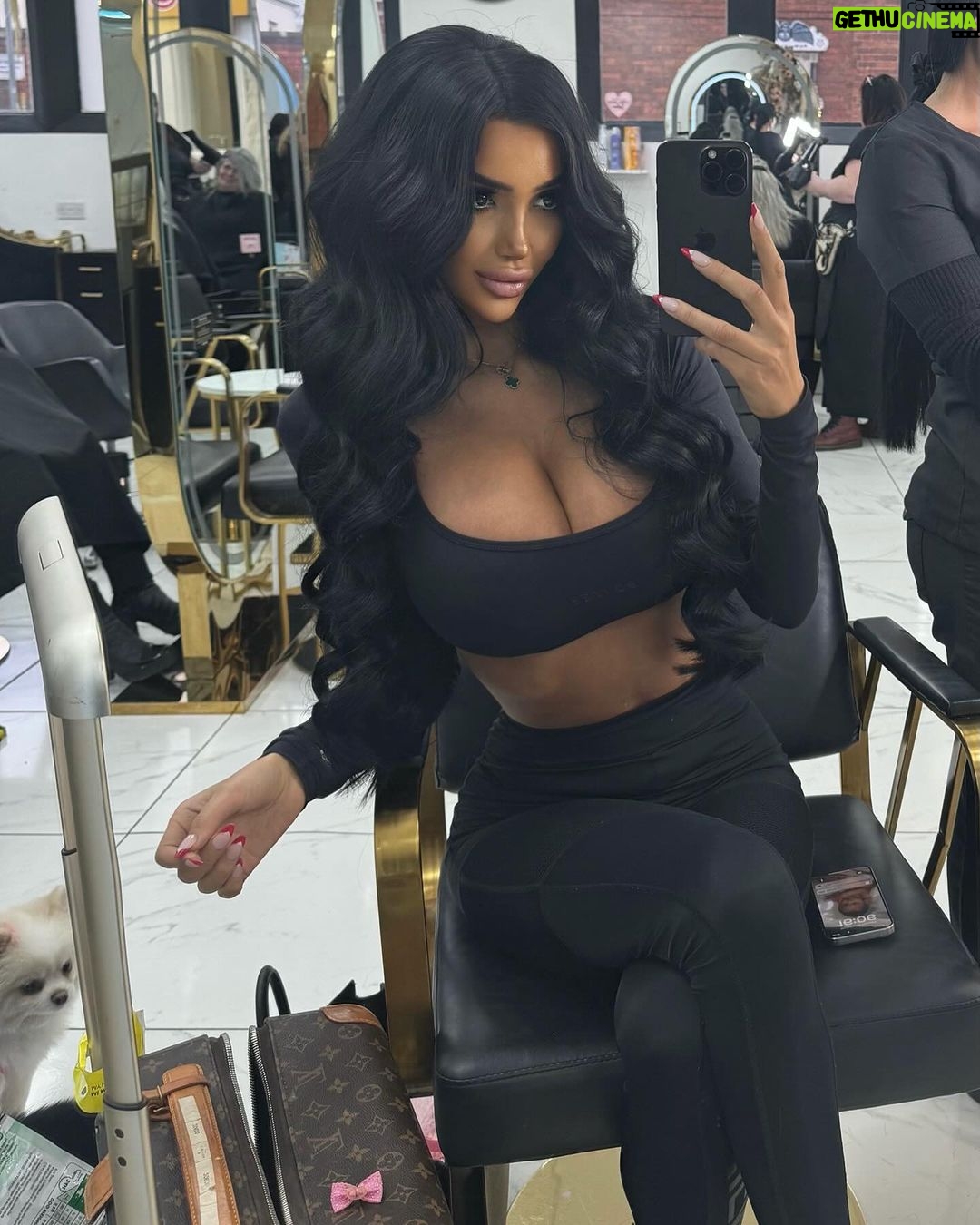 Chloe Khan Instagram - RATE THIS HAIR 1-100….. 🛸 👽 📈 extensions by @simplygoddesssupersalon hair styled to the gods by @paigelauren_bridalhair Hull, United Kingdom