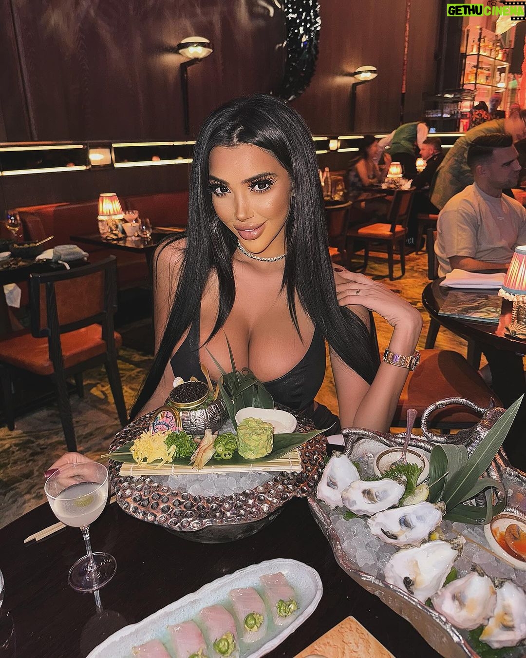 Chloe Khan Instagram - Couldn’t come to Manchester without trying the new Sexyfish . It’s one of my London faves , did not disappoint 🥂 🦪 ( why is there no caviar emoji ?) Sexy Fish Manchester