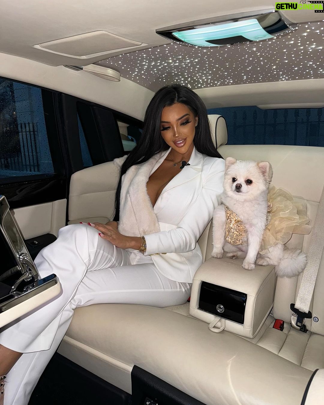 Chloe Khan Instagram - š¤ Twinkle twinkle little star š« Iām talking about me , not the car š Thanks @gts_hire for the impeccable service always x Belgravia, London