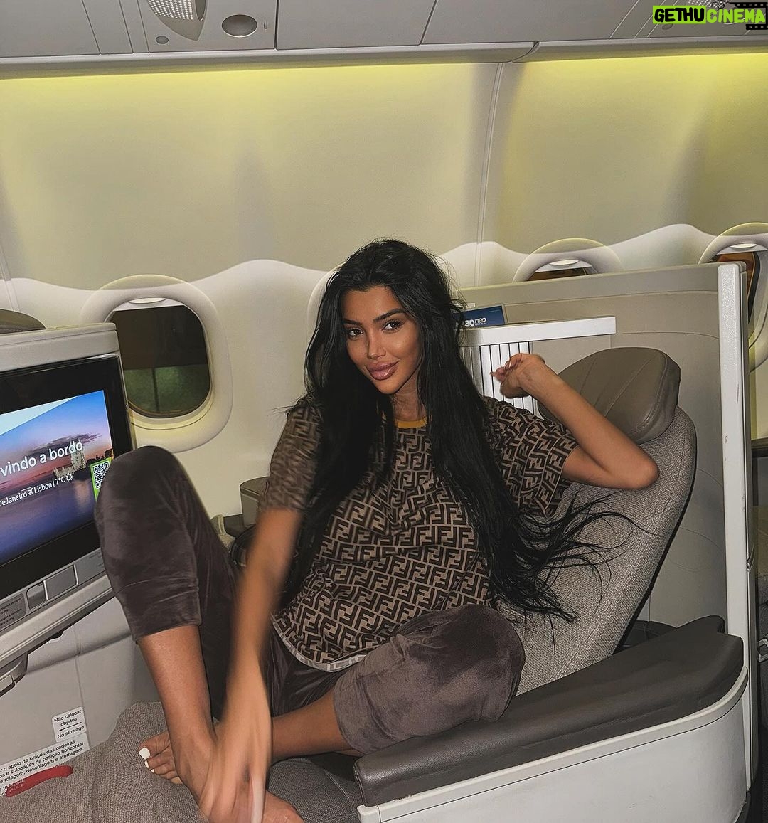 Chloe Khan Instagram - Pyjamas party in the sky 🌌. Not my cutest pics but happy ones . Rio 🇧🇷 - Portugal 🇵🇹 - 🇬🇧