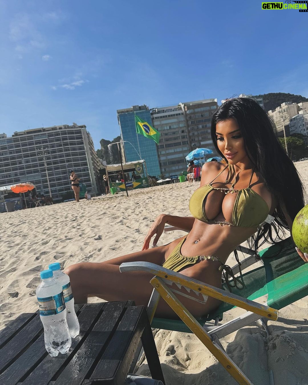 Chloe Khan Instagram - 🇧🇷 🥥🌴🇧🇷🥥🌴 Rio De Janeiro, Brazil