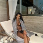 Chloe Khan Instagram - I have teamed up with @fanspicy1 💓 💰 Girls , if you want a 2nd income @fanspicy1 & myself will help you . DM them to get started