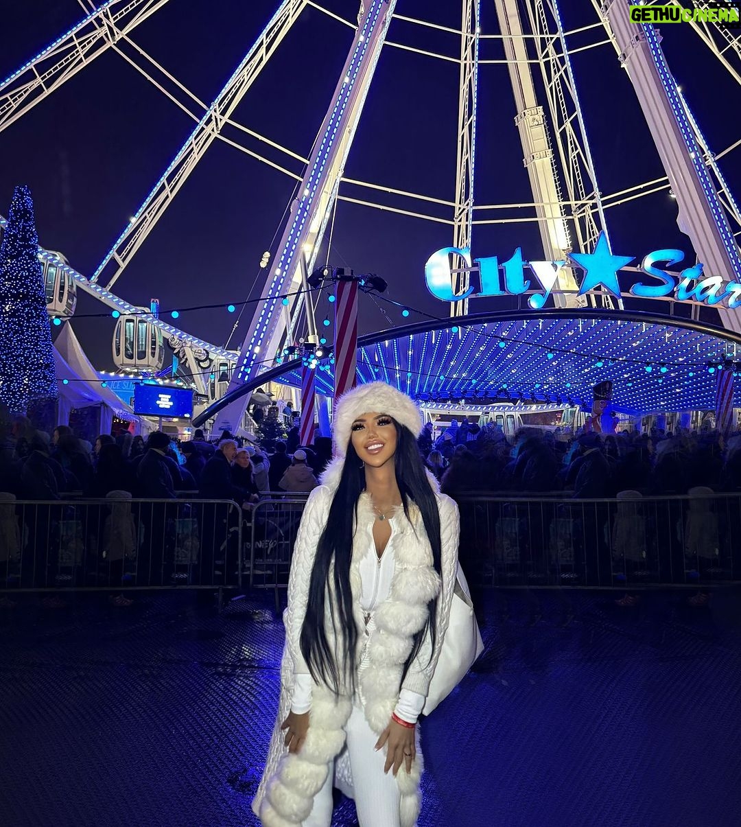 Chloe Khan Instagram - ❄️ December in London hits differently 🤍 #winterwonderland Winter Wonderland Hyde Park