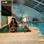 Chloe Khan Instagram - Saturday night spa 🌙 1,2,3 or 4? Belgravia, London