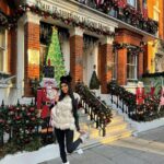 Chloe Khan Instagram - Pre Xmas in london is my faveeee time of year❤️🇬🇧 The Egerton House Hotel