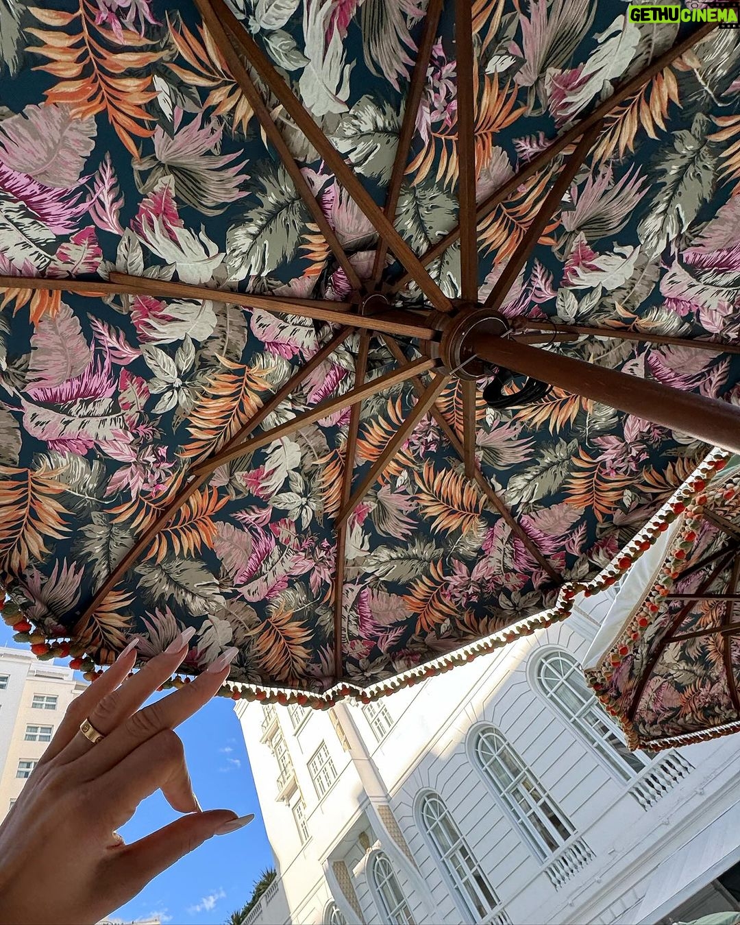 Chloe Khan Instagram - Splendid champagne Sunday brunch 🍽️ 🥂 Copacabana Palace, A Belmond Hotel