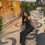 Chloe Khan Instagram - 🖤 comment what city you are in right now 🗺️ & PS have a wonderful day 🖤 Brazil