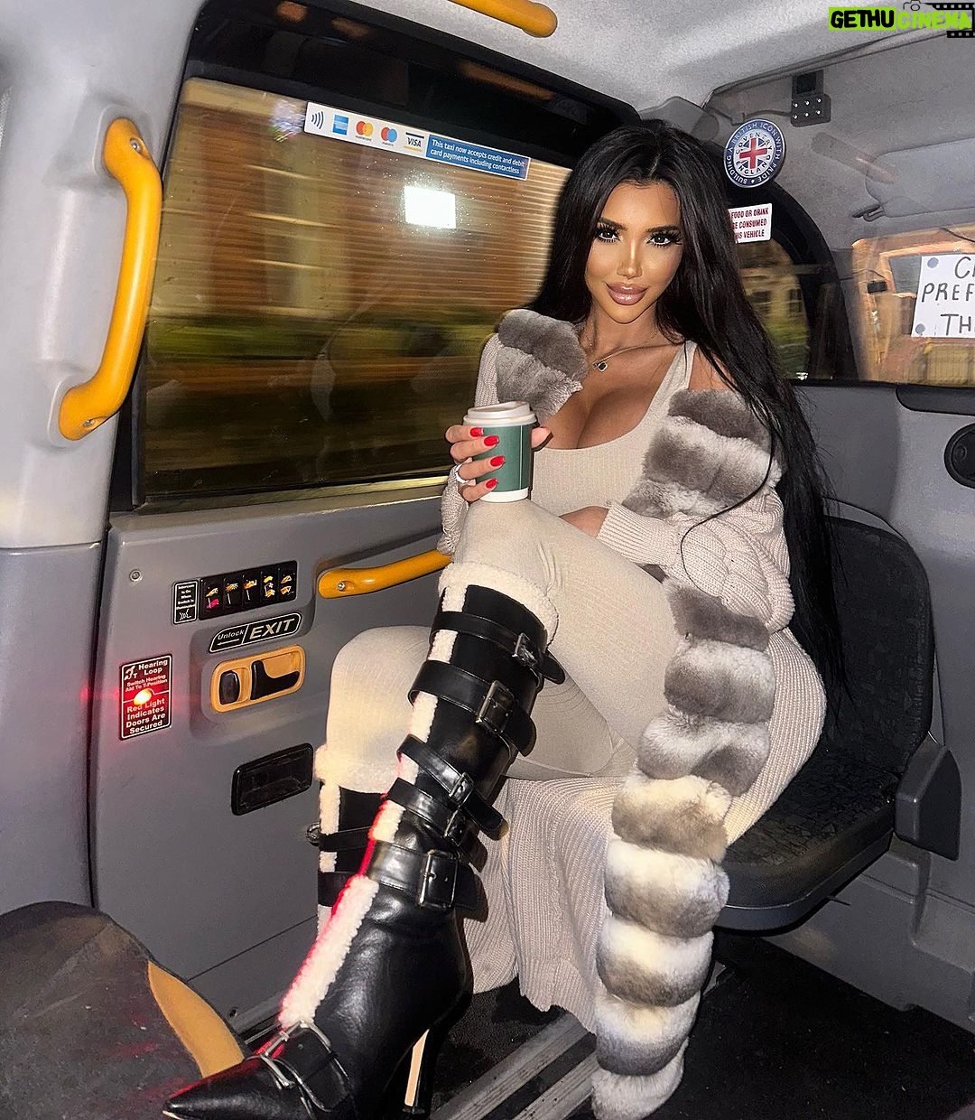 Chloe Khan Instagram - 🧊 ❄️ cozy szn Oxford Street, London