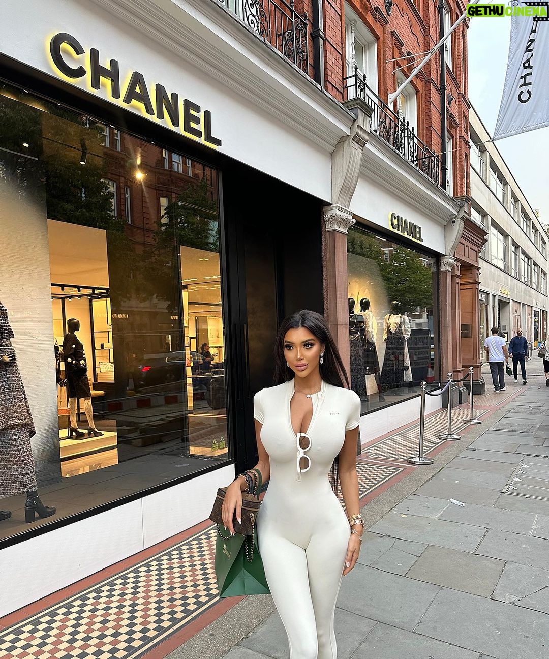 Chloe Khan Instagram - Jumpsuit from @d.d.c.t.d 💫 🤍 Knightsbridge