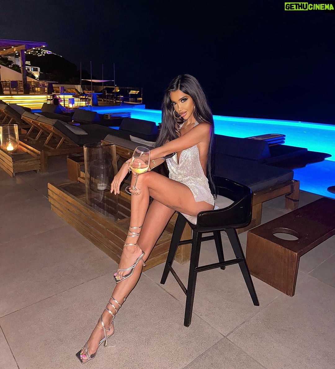 Chloe Khan Instagram - 🥢 CAVO TAGOO 🌟 Cavo Tagoo Santorini