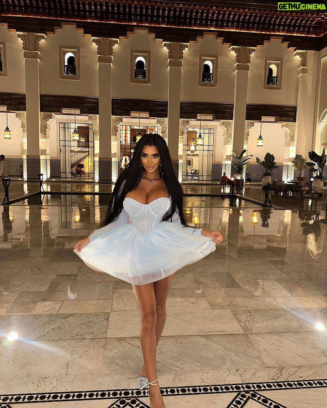 Chloe Khan Instagram - We only get one life but if we do it right 1 is more than enough 💫 🌍 The Oberoi, Marrakech