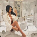Chloe Khan Instagram - 🤍 Spaceship