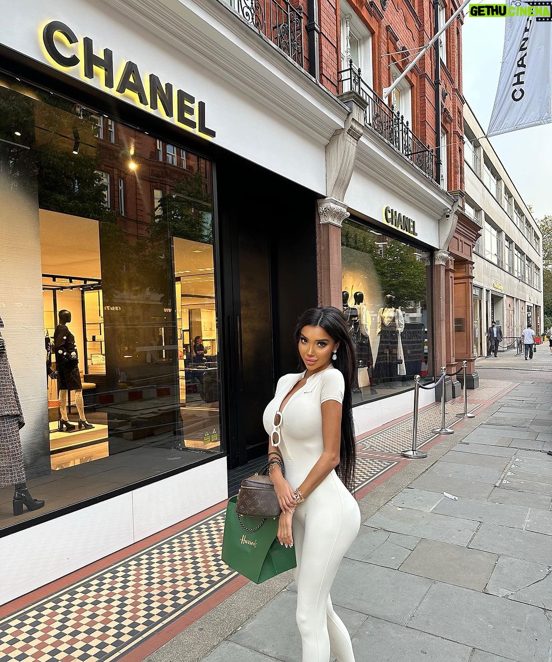 Chloe Khan Instagram - Jumpsuit from @d.d.c.t.d 💫 🤍 Knightsbridge