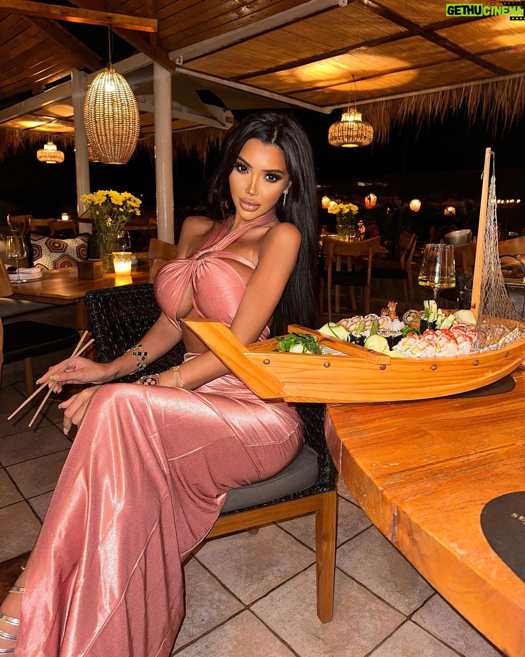 Chloe Khan Instagram - $ushi boat at @seaside.santorini 🐟 Seaside Santorini