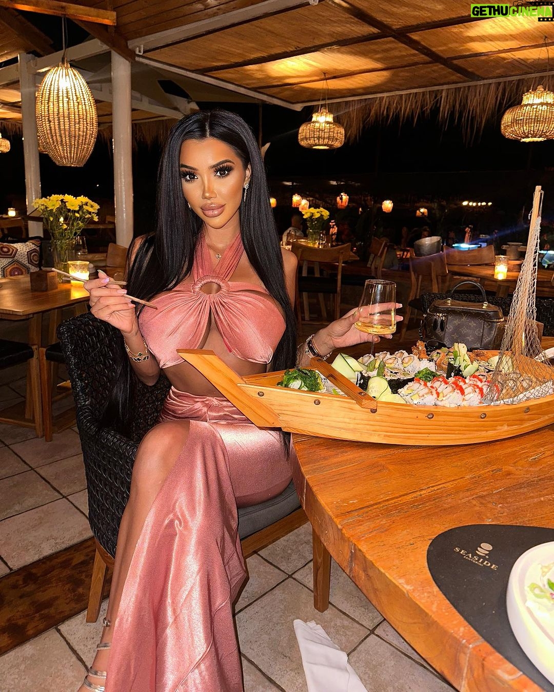 Chloe Khan Instagram - $ushi boat at @seaside.santorini 🐟 Seaside Santorini
