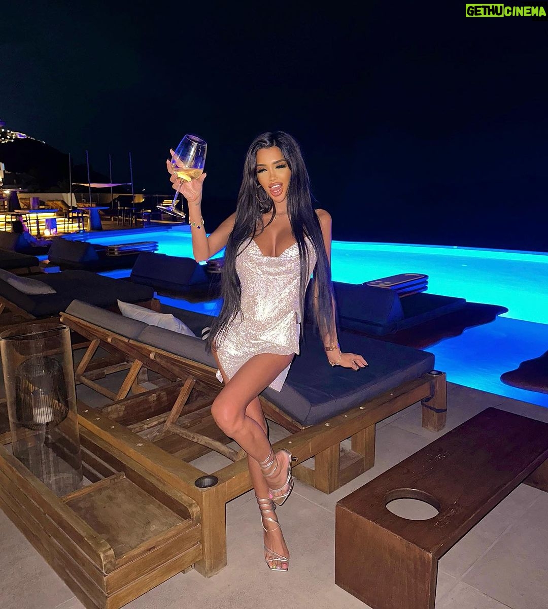 Chloe Khan Instagram - 🥢 CAVO TAGOO 🌟 Cavo Tagoo Santorini