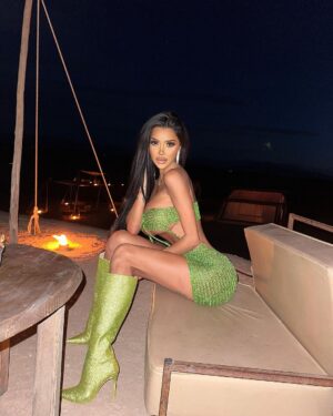 Chloe Khan Instagram - Just had the most incredible night in the desert 🌵 🐪 pic1,2or3?