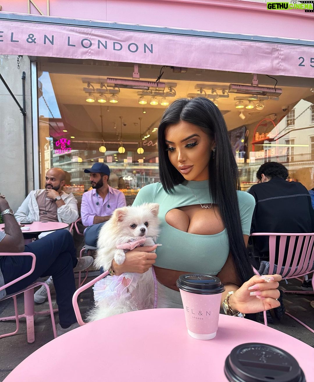Chloe Khan Instagram - Everything is superstar 🌟 🌸 Elan Cafe Knightsbridge