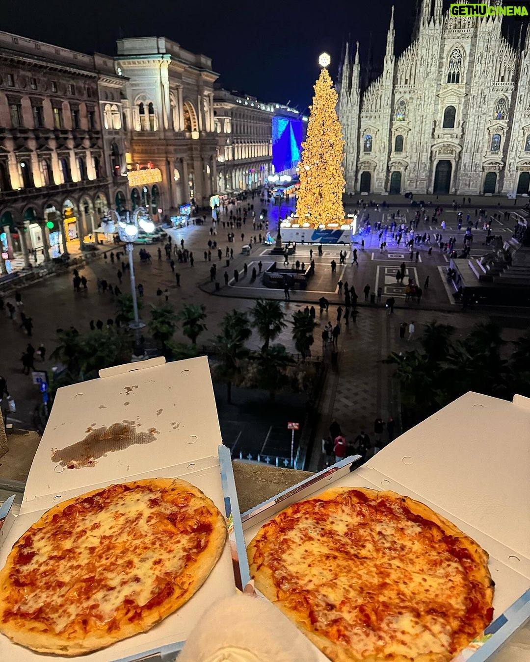 Chloe Khan Instagram - Pizza with VIEWS 🍕 Doumo Milan Italy