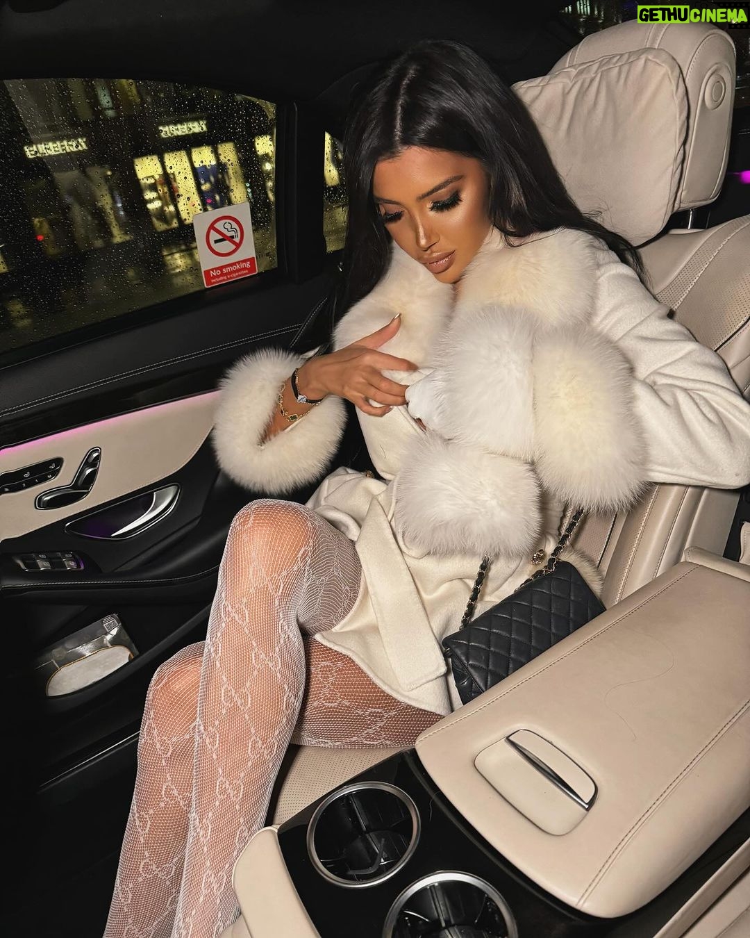 Chloe Khan Instagram - @sheesh_uk I’m on my wayyyy 🍽️ ! Sheesh Restaurant, London
