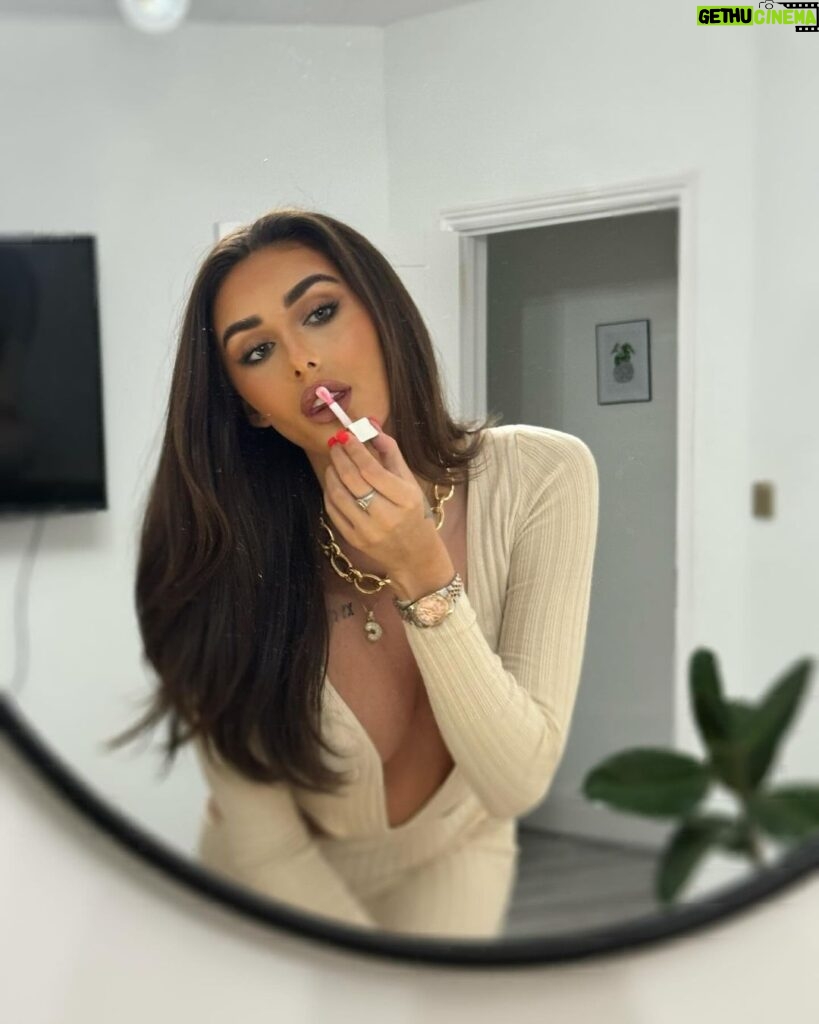 Chloe Veitch Instagram - Nipple tape saves lives, pass the message on. @prettylittlething