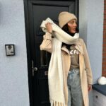 Chloe Veitch Instagram - Have a foxy new year🫶🏽 @whitefoxboutique code CHLOEV for 15% off site wide (excl sale and collabs). #whitefox ( I’m wearing, Mac jeans and top)🪩🤍🫶🏽