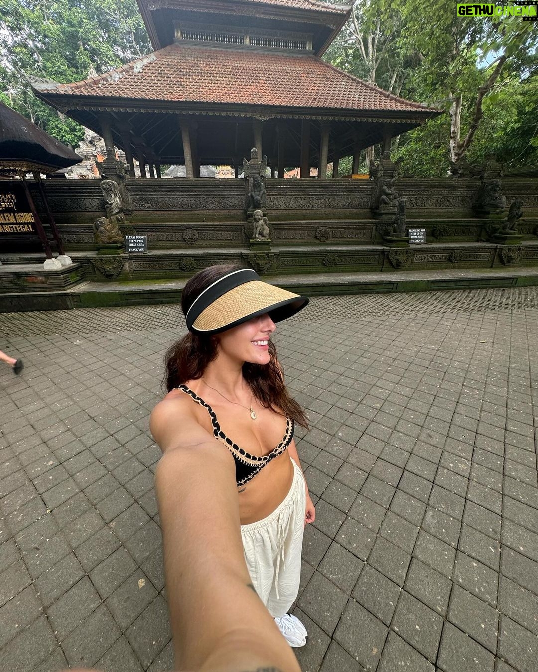 Chloe Veitch Instagram - Just for today 🤍