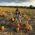 Chloe Veitch Instagram - 🎃 IM SO PROUD OF MY PUMPKIN PICKING SKILLS