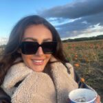 Chloe Veitch Instagram - 🎃 IM SO PROUD OF MY PUMPKIN PICKING SKILLS