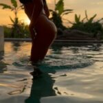 Chloe Veitch Instagram - ASMR: sunset swim 🌅 📍Villa mimpi- UBUD BALI