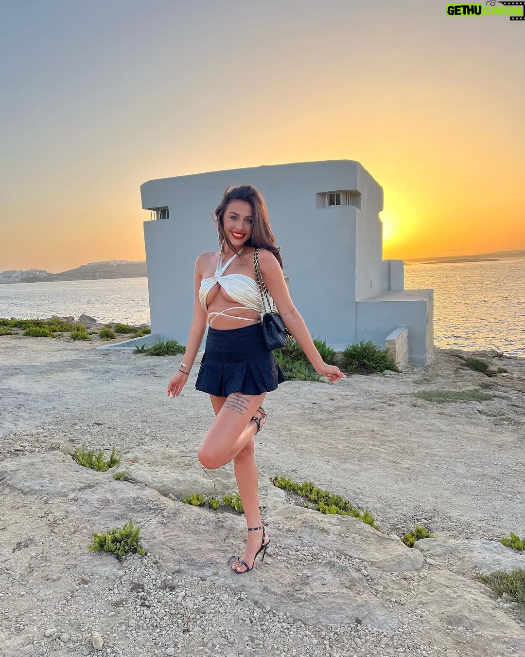 Chloe Veitch Instagram - Sunset chaser ⛅️ Valletta, Malta