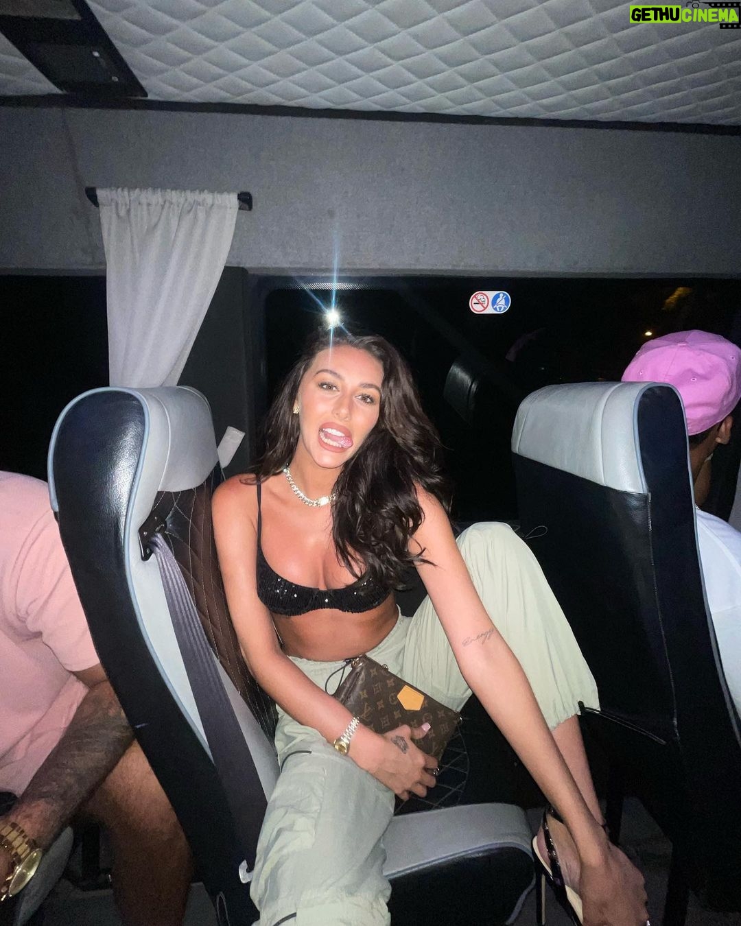 Chloe Veitch Instagram - Here’s a dump for everyone who shouldn’t get dumped🤍🇲🇹⚡️ Valletta, Malta